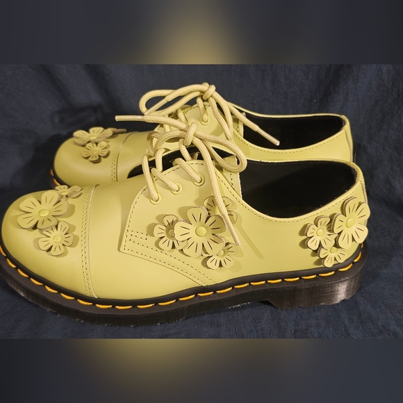 Dr Martens 1461 Flower Applique Leather Shoes Lime Green Women Size 8 New No Box - Picture 1 of 8